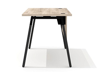 Стол прямой на металлокаркасе