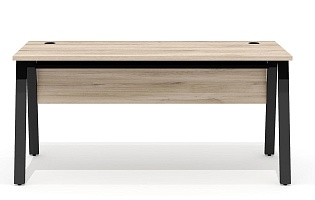 Стол прямой на металлокаркасе