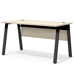 Стол прямой на металлокаркасе